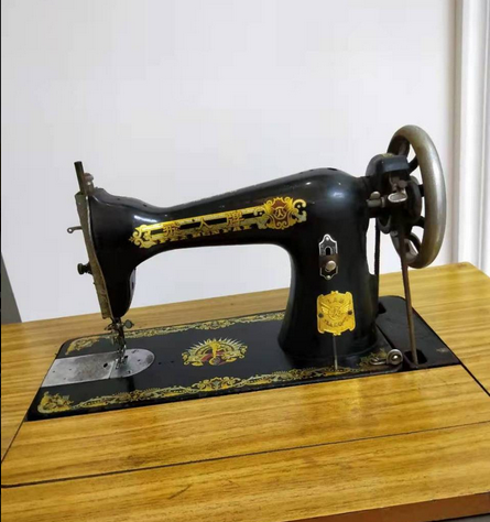 七十年代飞人牌缝纫机出售